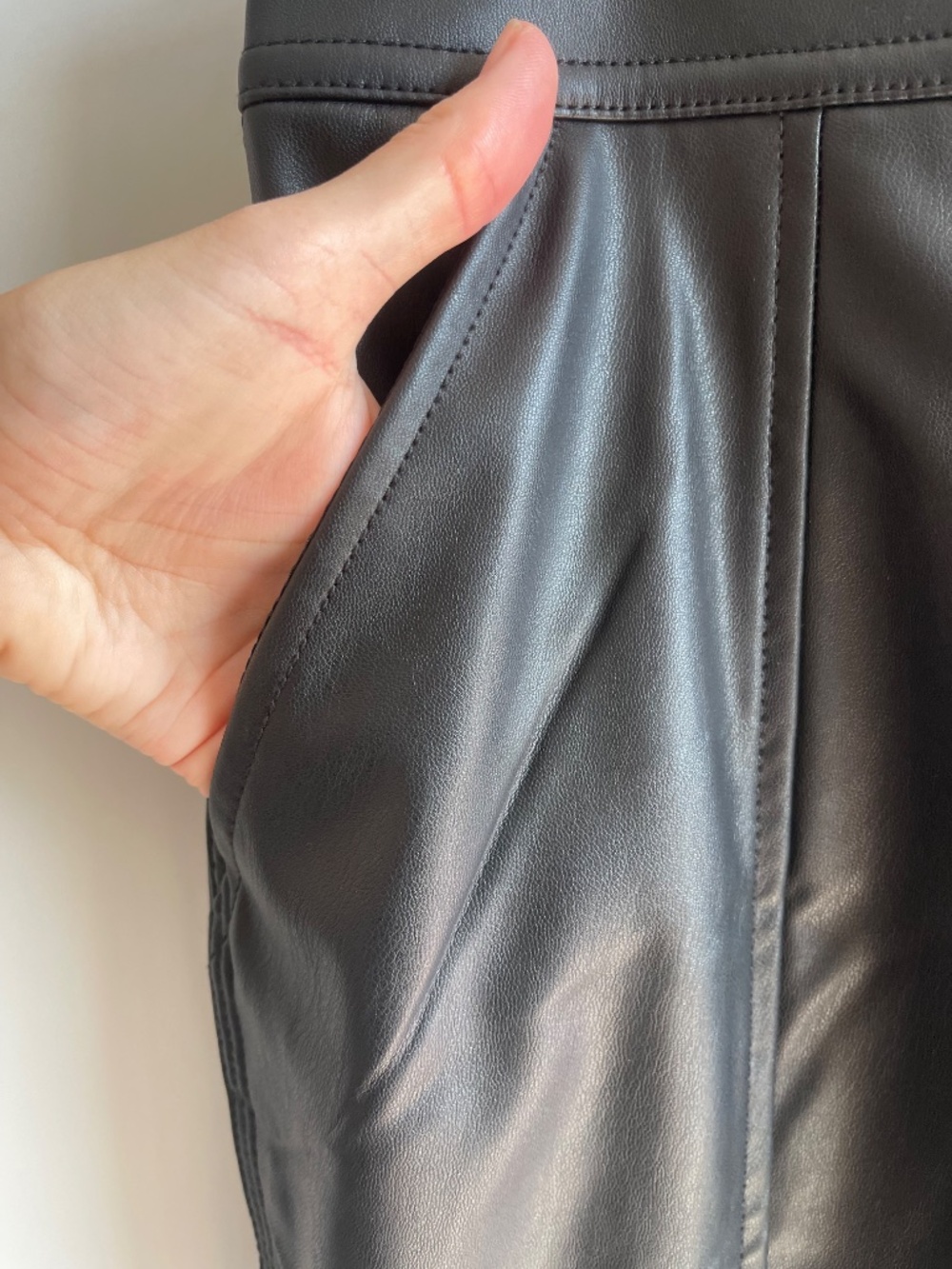 ASOS DESIGN Hourglass Premium Faux Leather Pants Black US 4 NWT - Picture 3 of 12